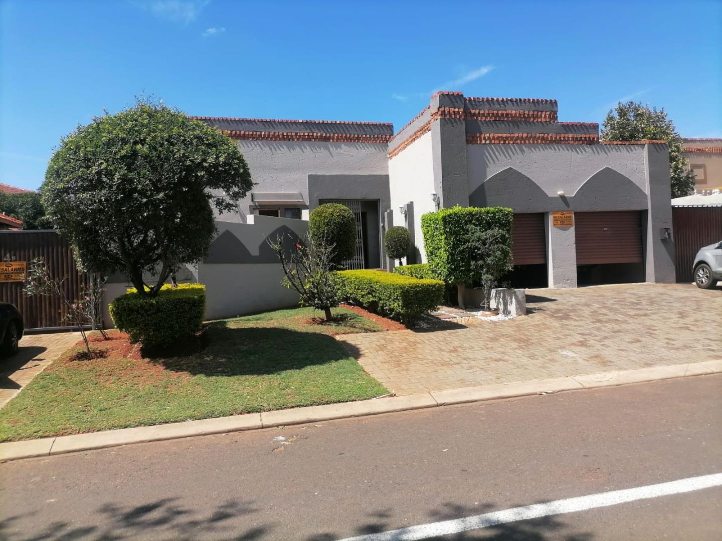 3 Bedroom House for Sale in Safari Gardens, Rustenburg - North West