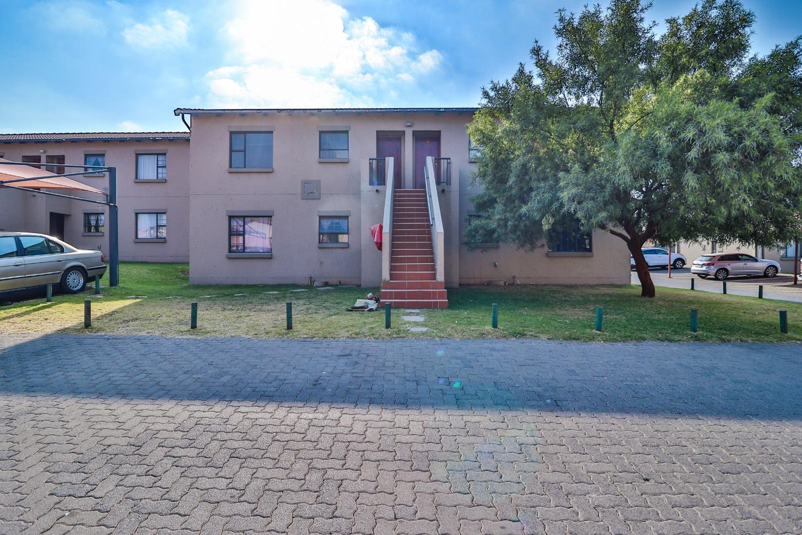 2 Bedroom Apartment for Sale in Albemarle, Germiston - Gauteng