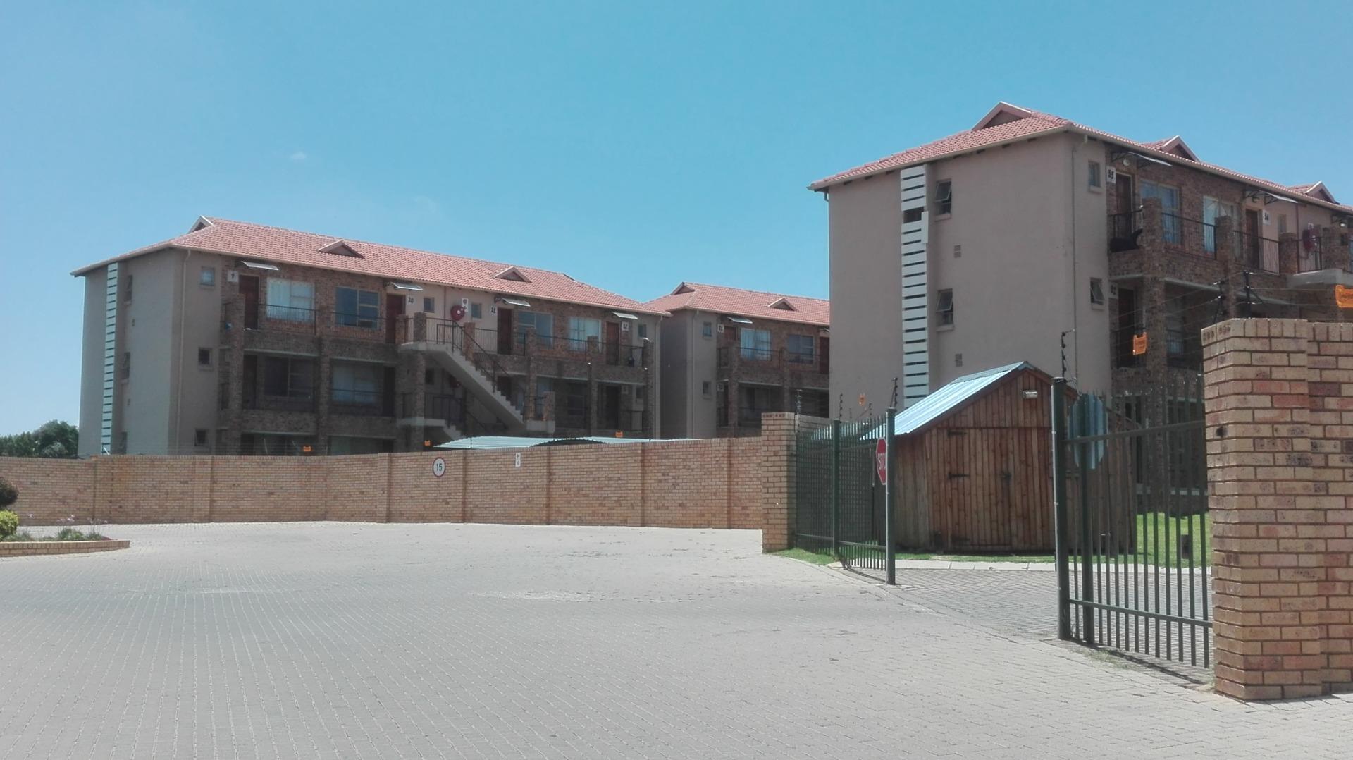 2 Bedroom Apartment for Sale in Greenhills, Randfontein - Gauteng