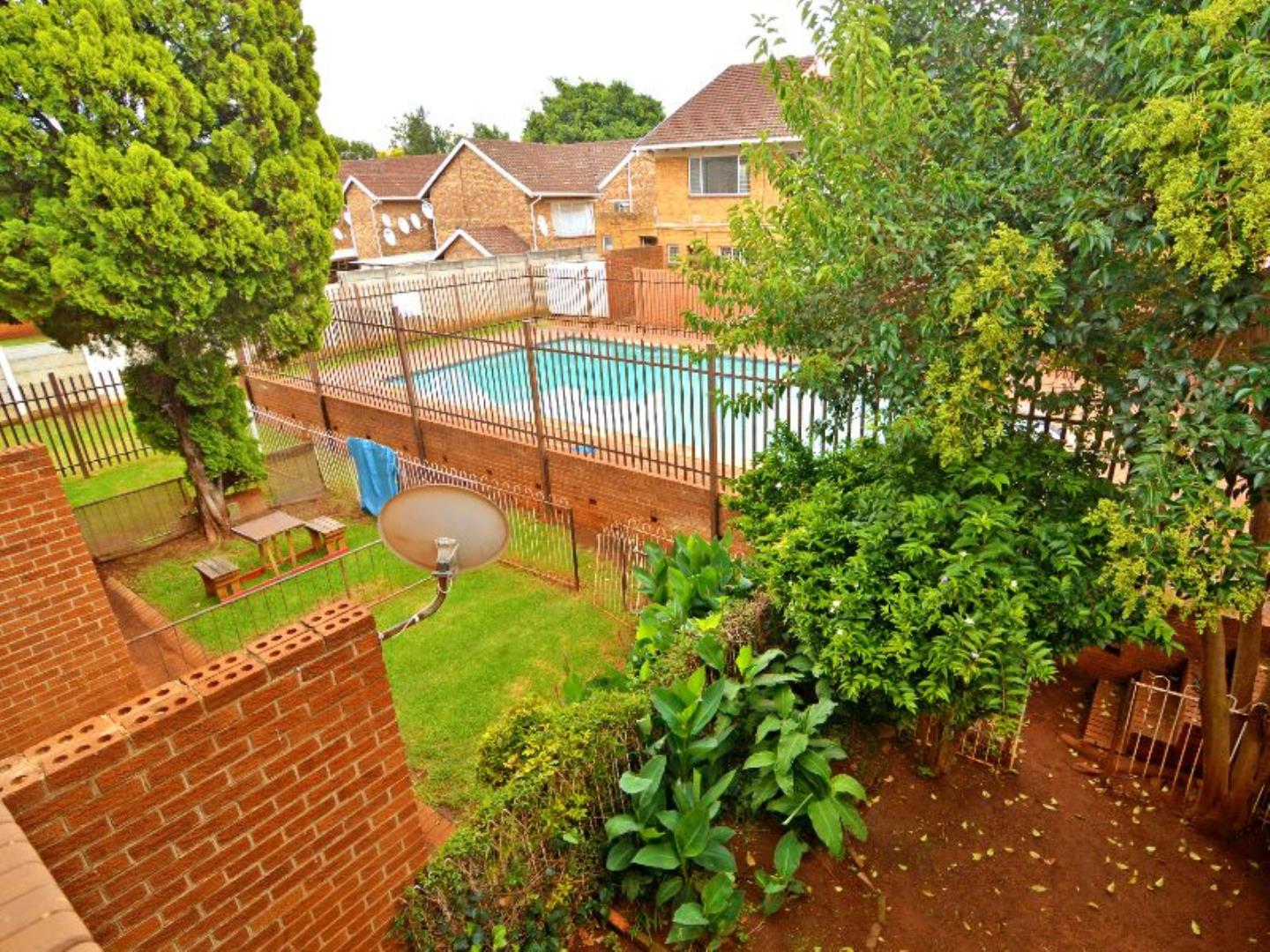 2 Bedroom Duplex for Sale in Windsor East, Randburg - Gauteng
